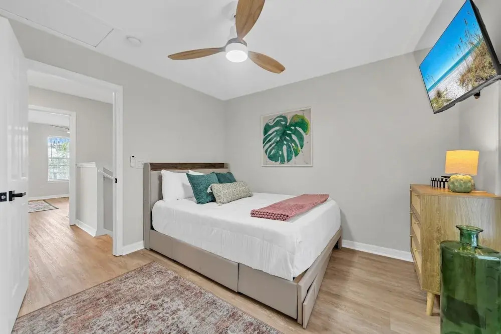 Milo's Beach Bungalow