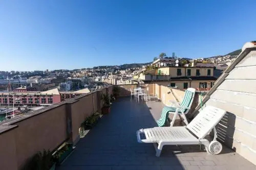 Sunflower Apartment with private terrace parking and lift
