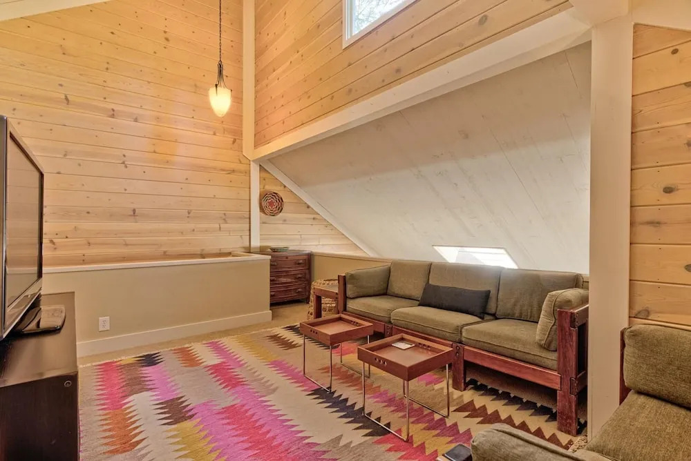 Pole House #13 by Village Properties at Sunriver