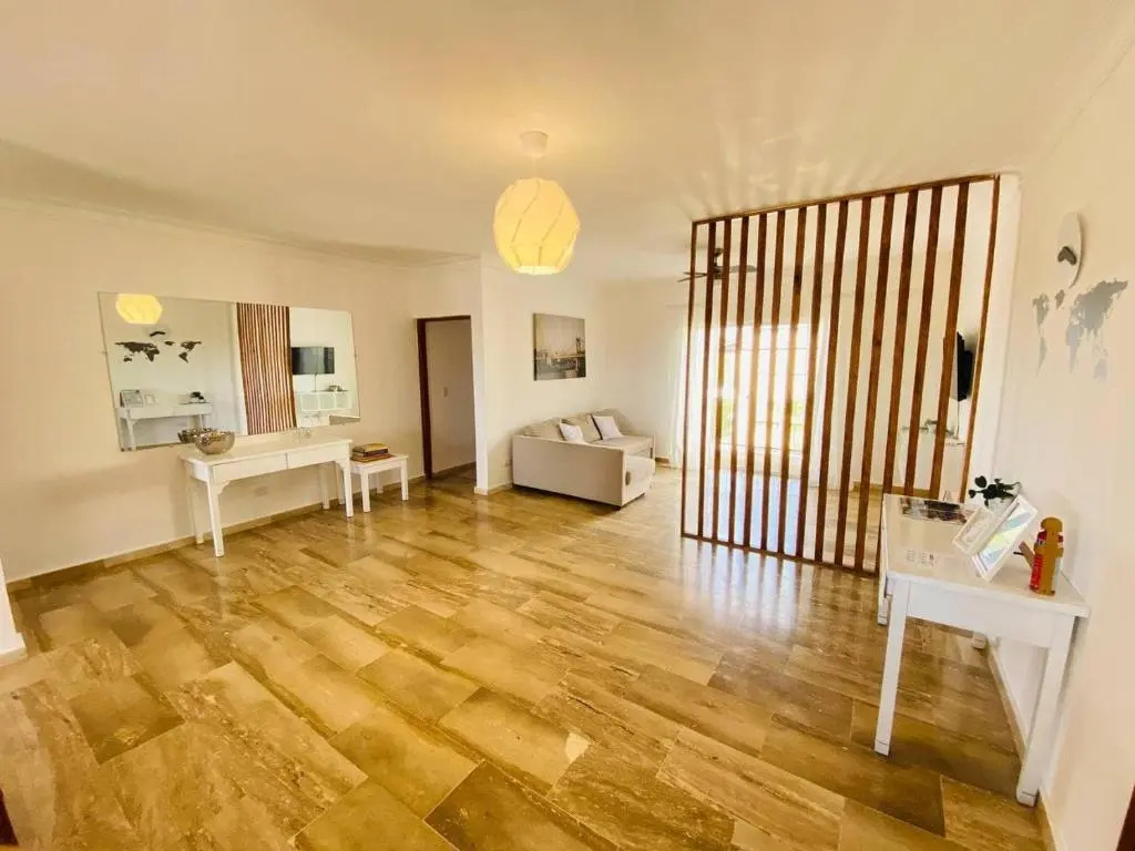2 Rooms, 4 Beds, Pool, 5min Beach White Sand