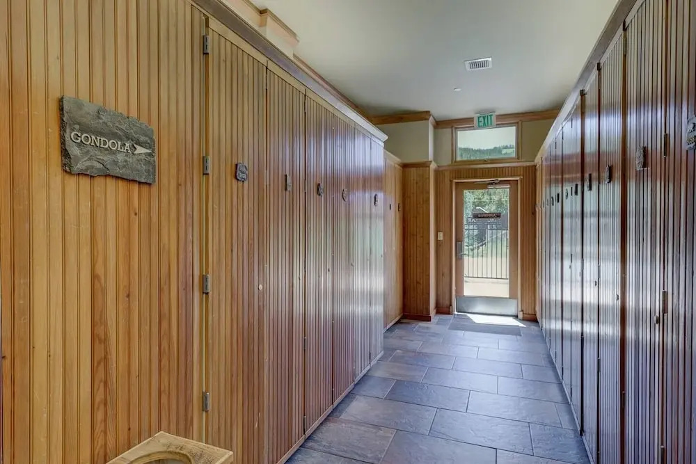 8045 Black Bear 1 Bedroom Condo by RedAwning