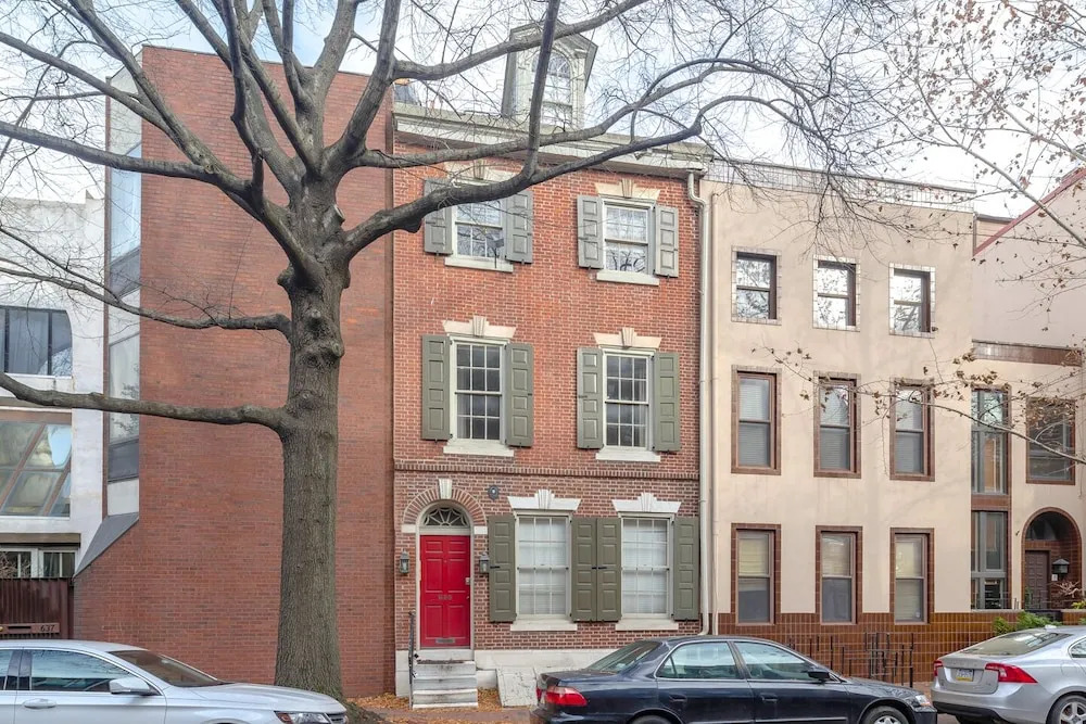 4 BD 2.5 Baths! Steps Away From Liberty Bell!