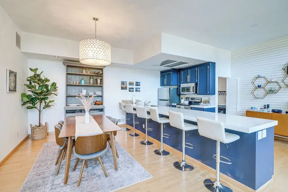 Swim, Golf & Relax: Luxe Townhome in Aptos