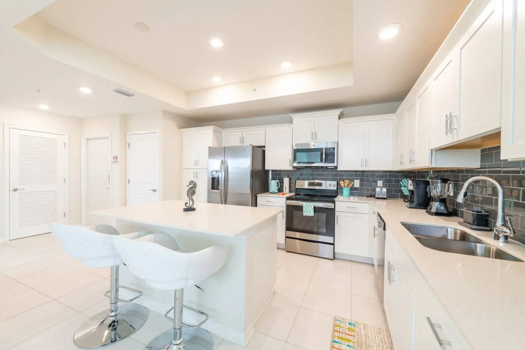 Amazing 3 bedroom condo with Star Wars bedroom