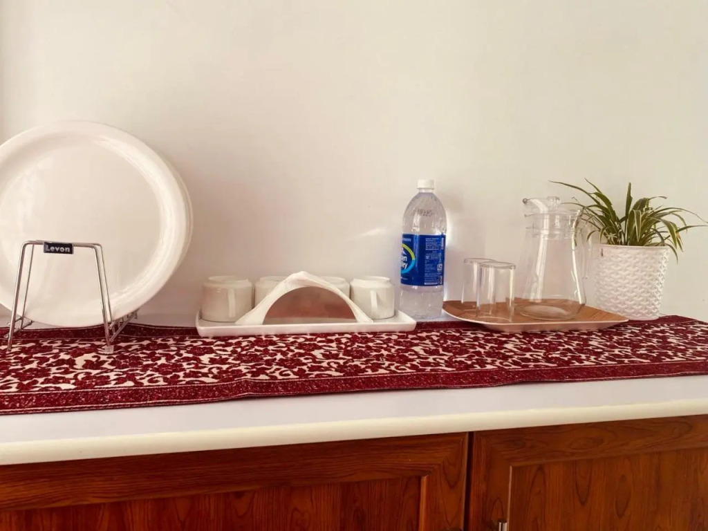 DOLPHIN ENCLAVE SERVICE STUDIO APARTMENTS