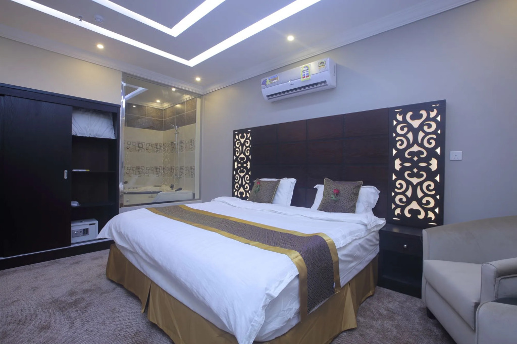 City Center Plaza Aparthotel