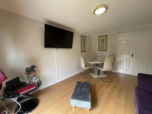 Hla - King Court Apartment 2