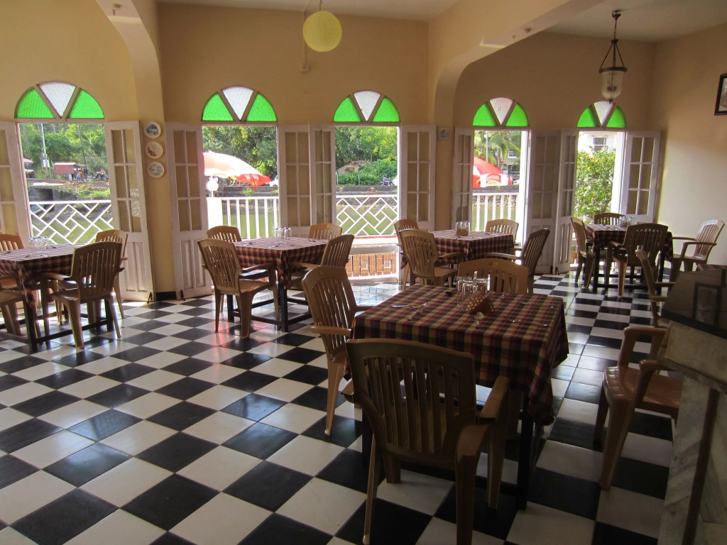 Hotel Riverside