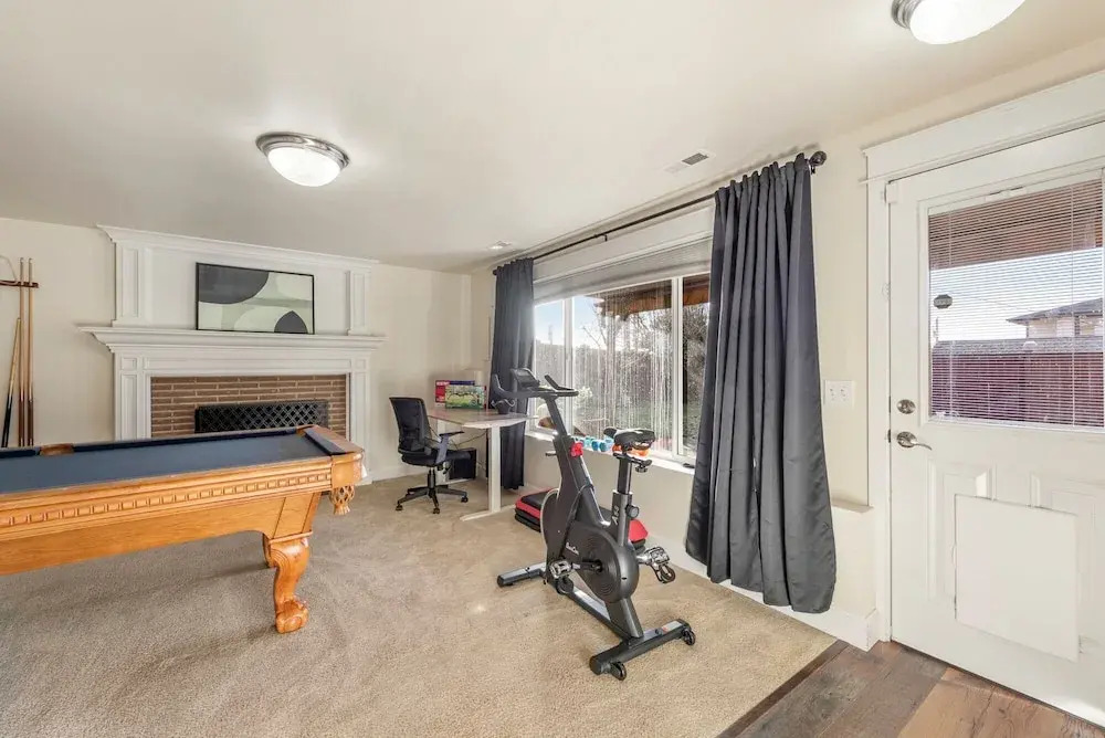 Renton Lakeside Oasis, Lakeview, 4B 2.5B, Spacious