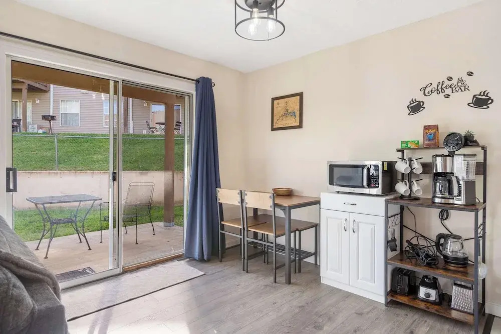 The Nautical Nook Charming Walk-in Condo for 4!