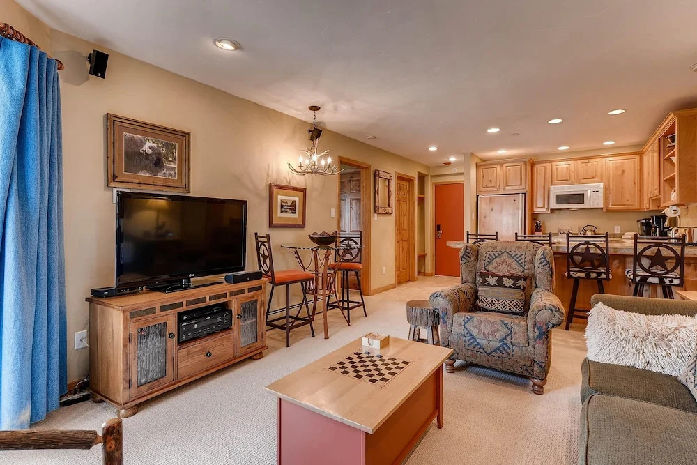 Westwind 202 2BD 2BA Plat. Condo