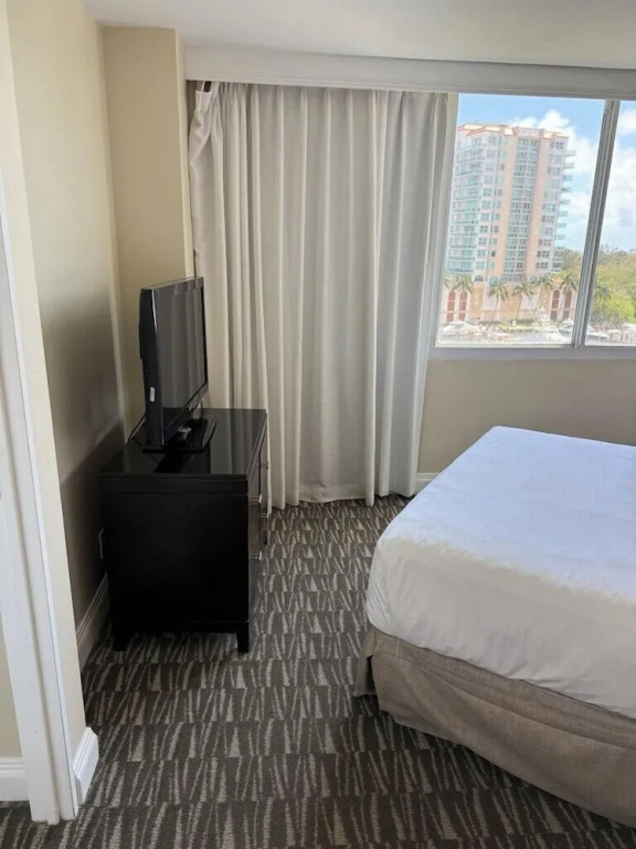 1 Bedroom  Suite with intracoastal view