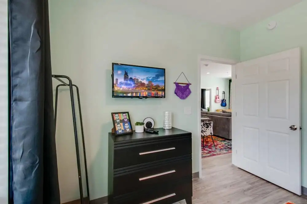 NEW 4 Bedroom Apt Near DT Walk to Restaurants