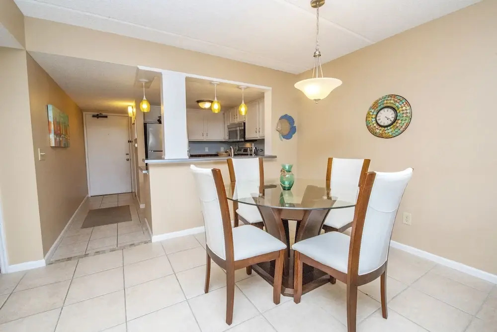 Lovely Oceanside Home W/outdoor Shower/free Wifi/shared Pool/hot Tub/tennis/ac