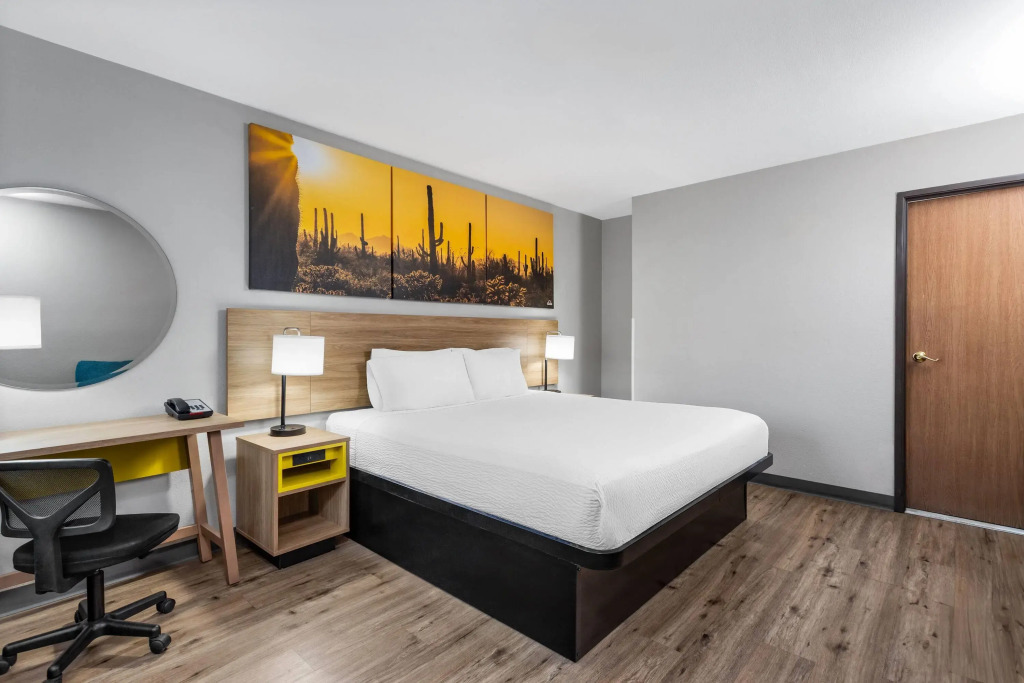 Days Inn by Wyndham Phoenix West
