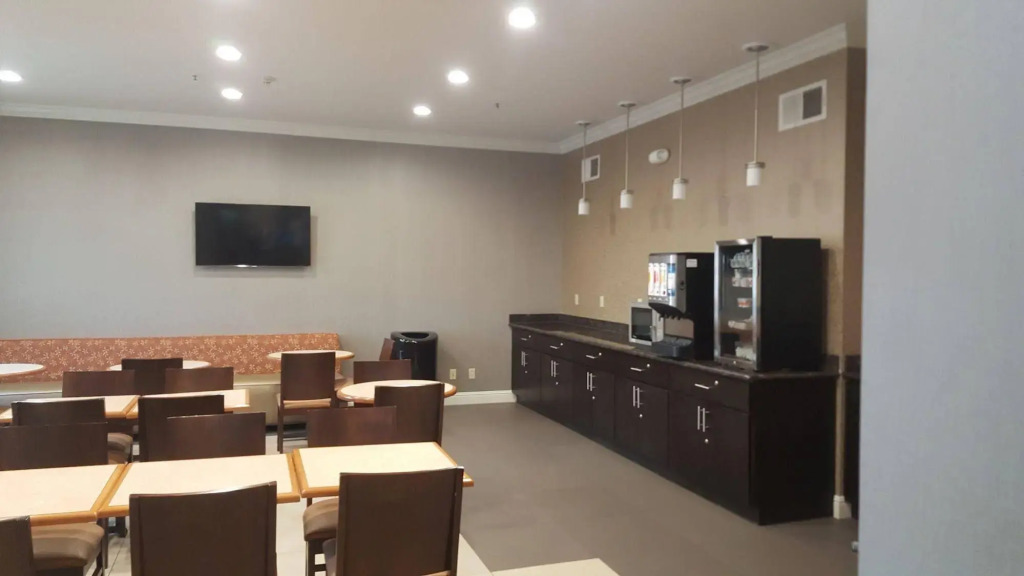 Best Western Plus Delta Inn & Suites