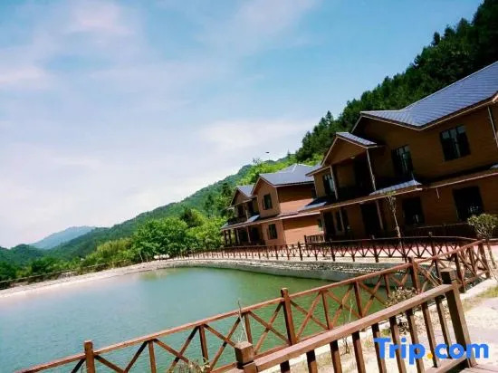 Yueqixi·Small Village Homestay (Tiantangzhai Scenic)