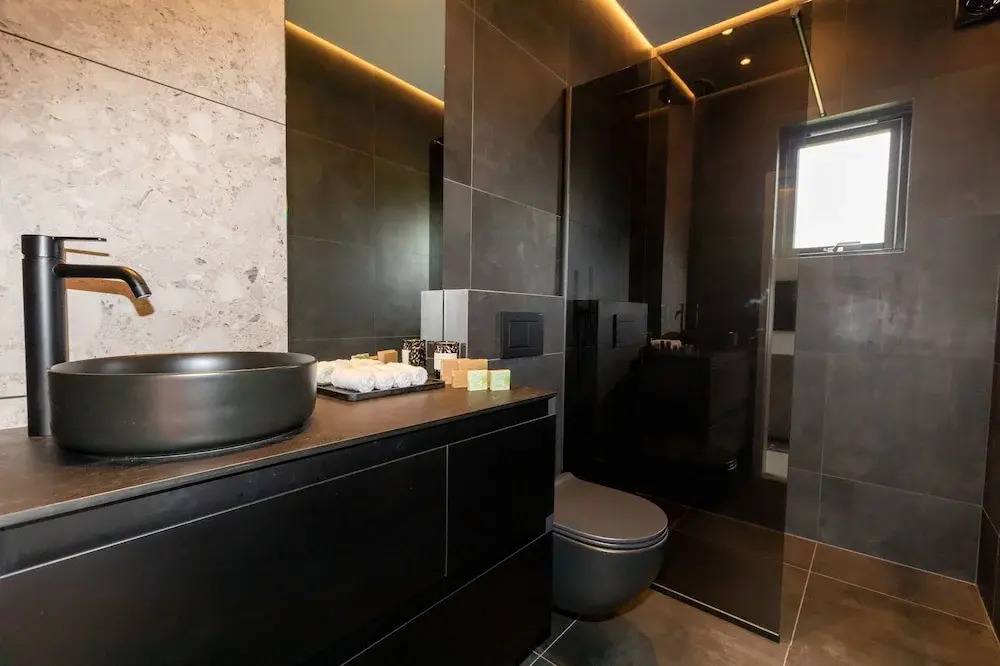 North Mountain View Suites