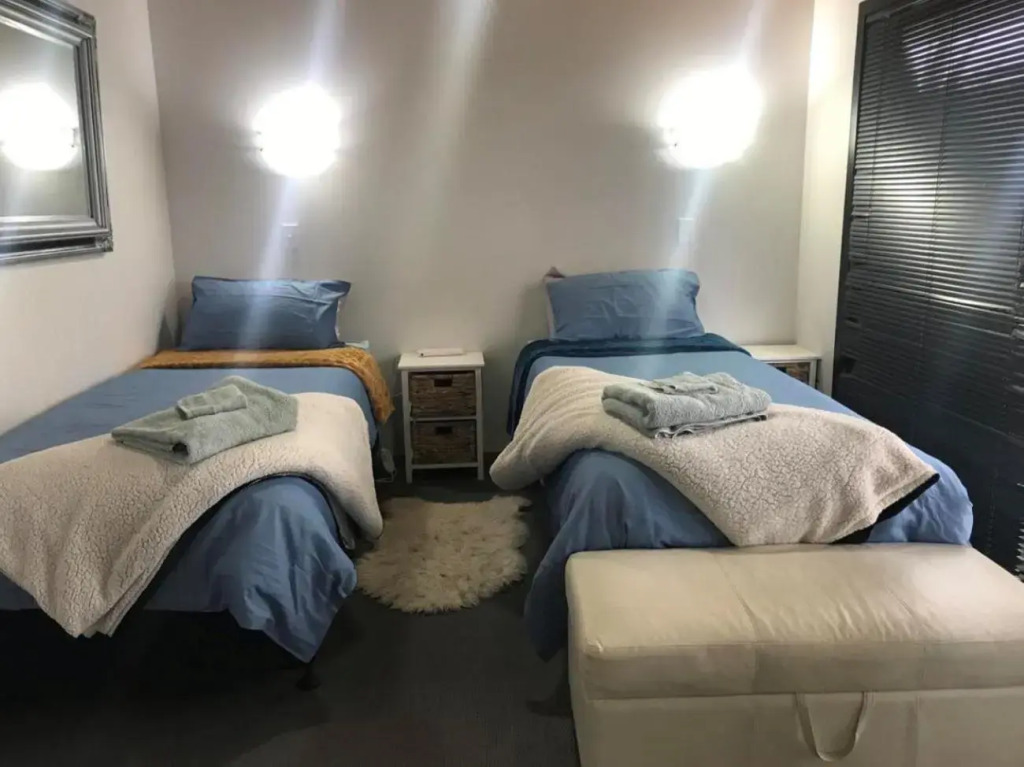 Hibiscus Hideaway - Orewa Holiday Home