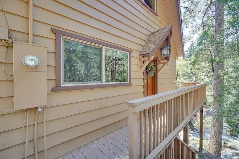 Serene Cabin Rental Near Lake Arrowhead Village!
