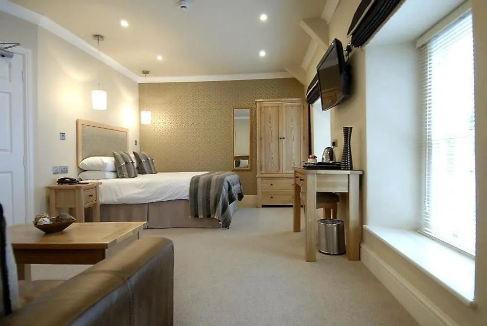 Gwestyr Emlyn Hotel