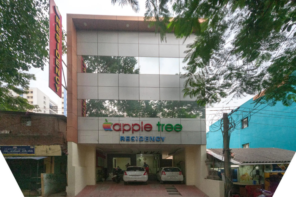 OYO Flagship 22408 Apple Tree Residency
