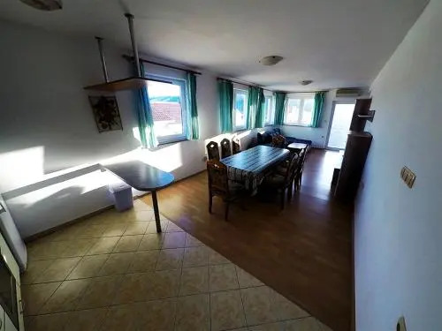 Apartments Pičuljan