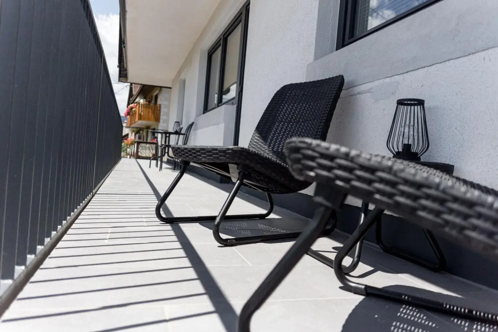 ININ APARTMENTS