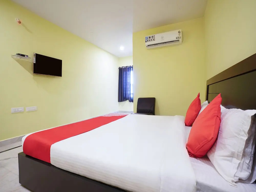 Tulasi Anugana Grand by OYO Rooms