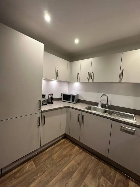 Modern 1-bed Apt, Sleeps 2 in Birmingham