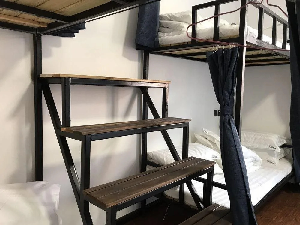 Zeako Youth Hostel