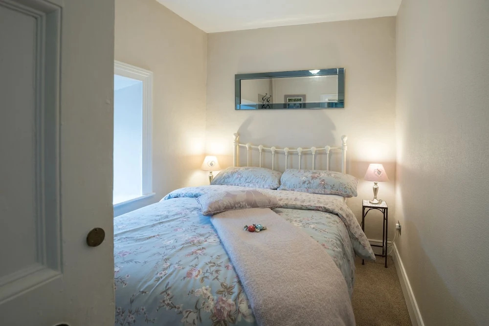 Charming 2 Bed Apartment Donegal Town Centre