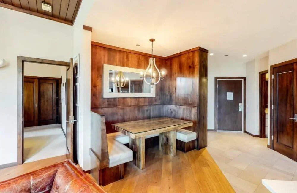 Premier Ski in, Ski-out 2 Bedroom Condo With Spectacular Views, Heated Outdoor Pool and Hot Tub, Short Walk to Village