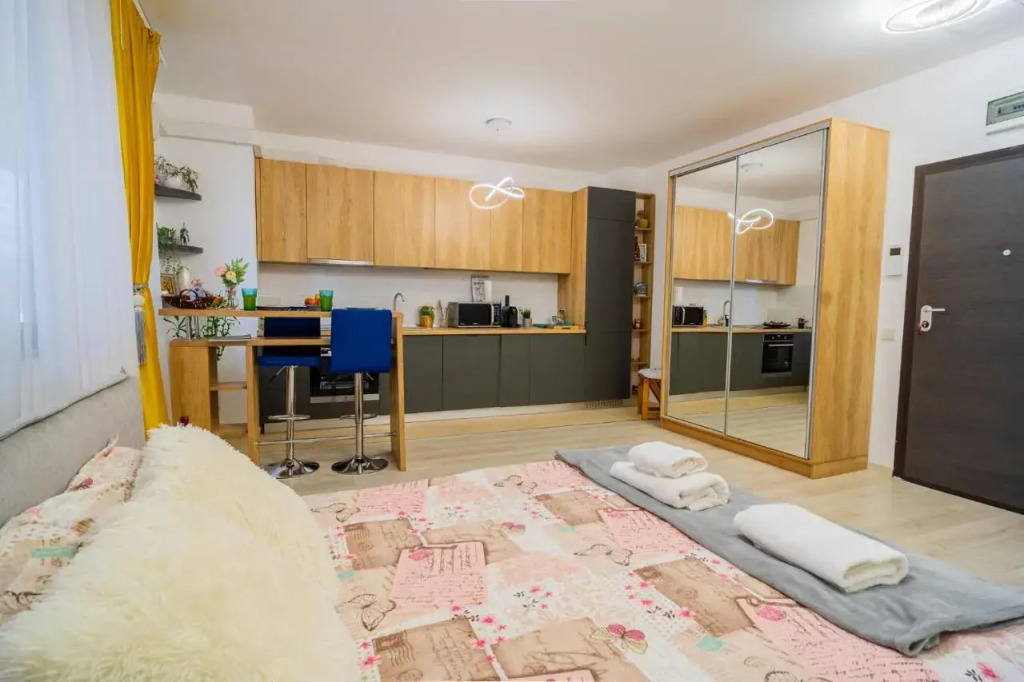 Queen Elizabeth, Ultracentral, Free Parking & AC