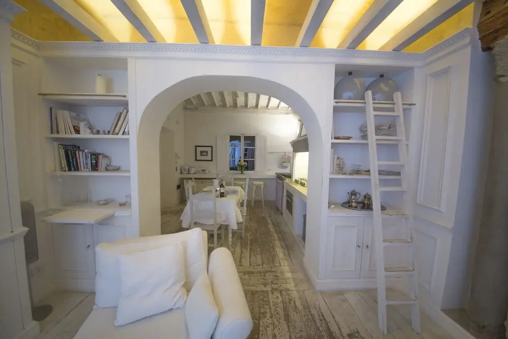 White Home by Mmega