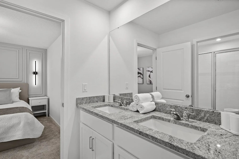 Solara 6BR Villa w/ Pvt Pool, Cinema & Game Room