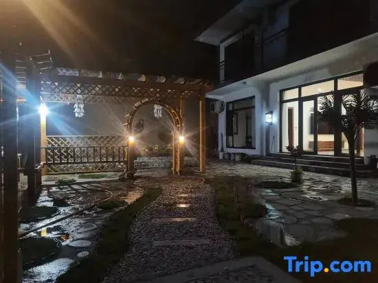 Xiangming Mountain Lodge