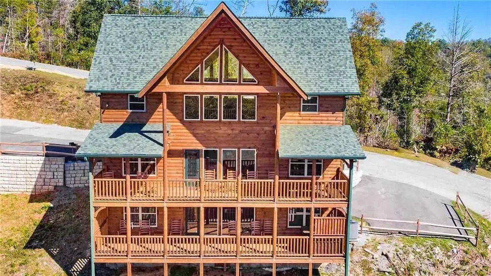 Smoky Mountain Dream - Five Bedroom Cabin
