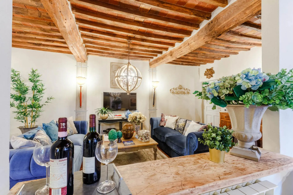 Casa Kathy in Lucca With 2 Bedrooms and 1 Bathrooms