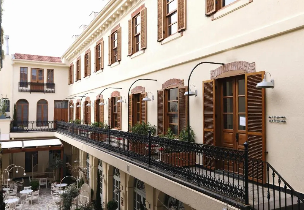 Ecole St. Pierre Hotel