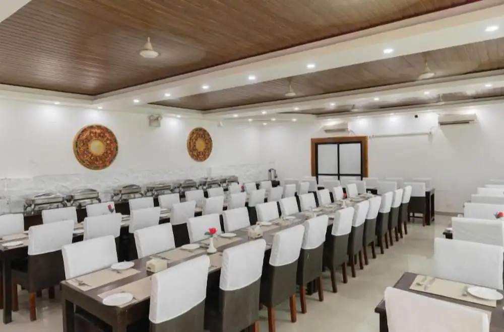 Hotel Ratnasambhava