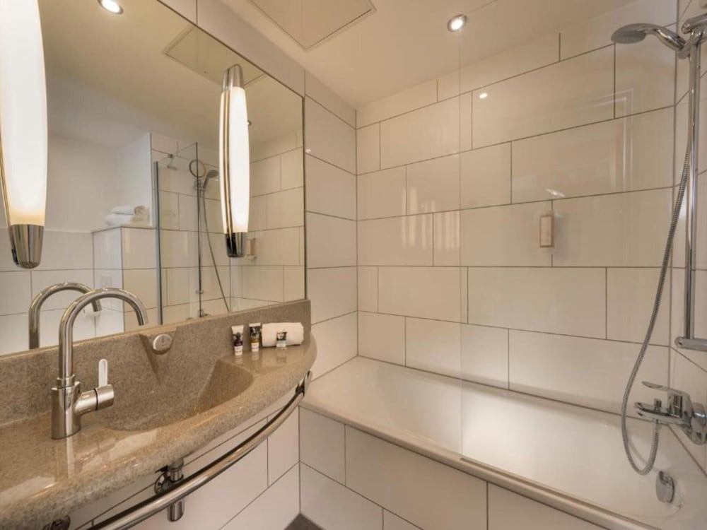 Sunday Saarbruecken Sued Deluxe Double Room