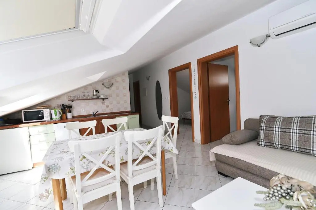 Apartments Luni