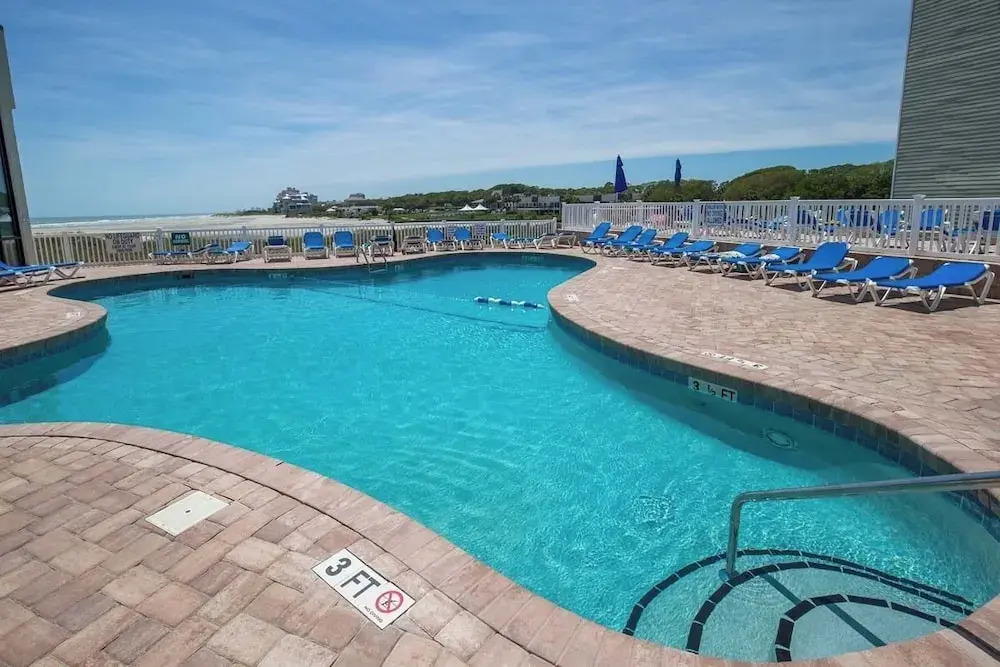 Sands Beach Club 1022