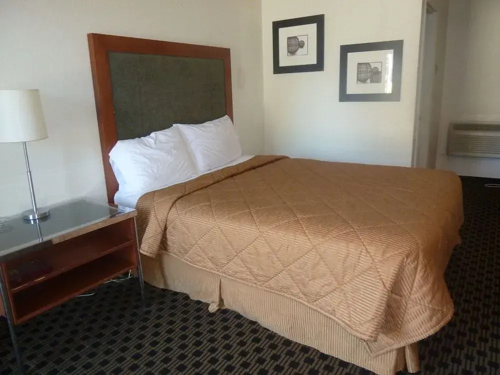Chestnut Tree Inn Portland Mall 205