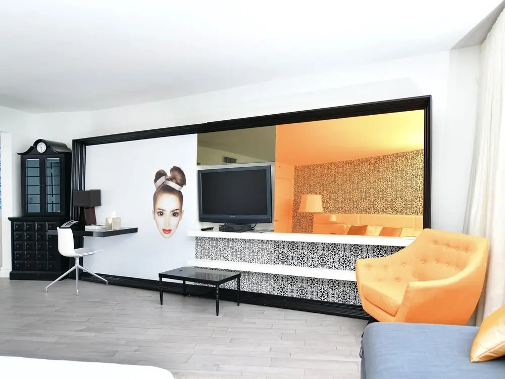 Miami World Rental - Mondrian 608