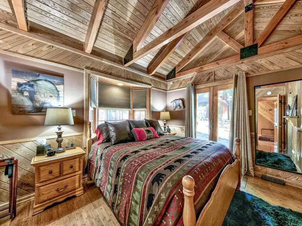 2556h Lazy Bear's Den 2 Bedroom Cottage by RedAwning