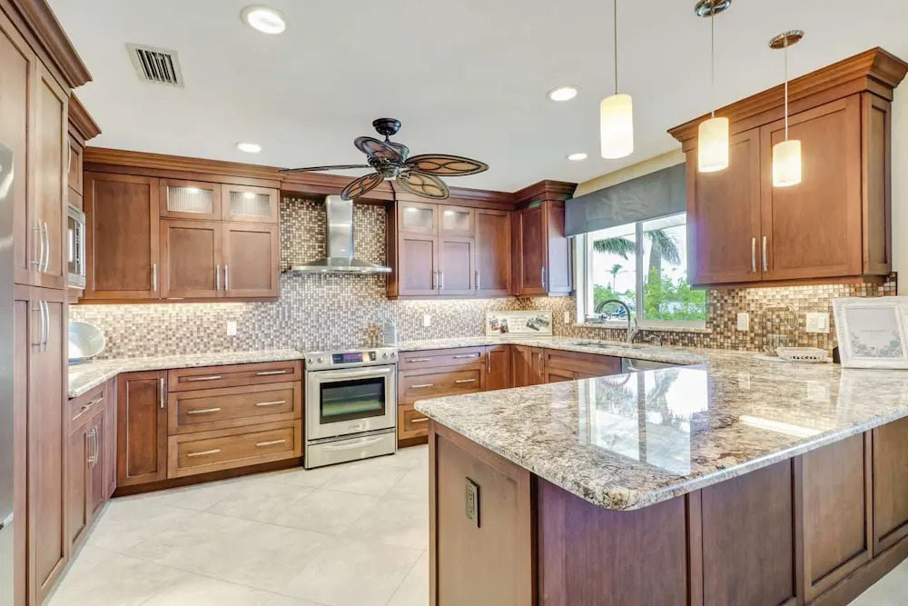 4865 Regal Dr