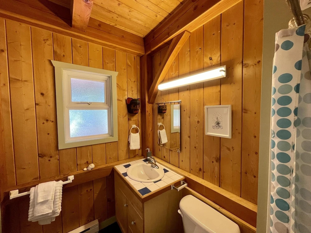 Best Coast Cabin