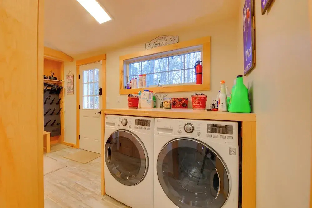 5 Mi to Skiing: Home w/ Hot Tub & Patio!